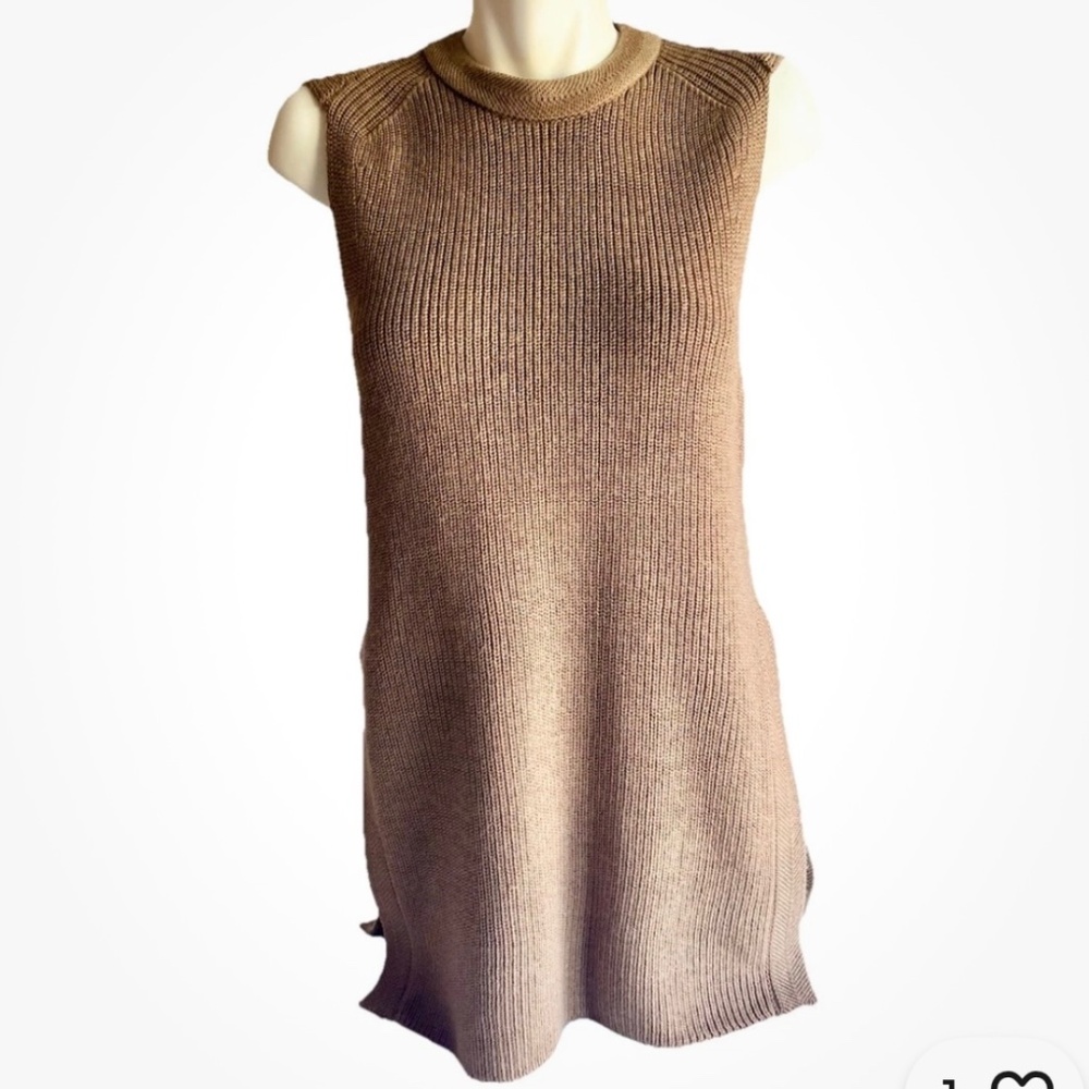 New Wilfred Aritzia Crew Neck Tan 100%Wool Sleeveless Sweater size M